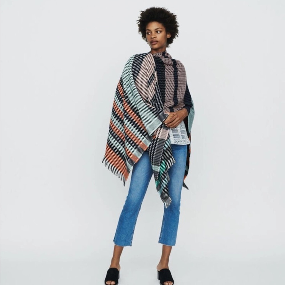 EUC Maje Emilia Mulitcolor Fringe Poncho Wrap Jacketet One Size​​​